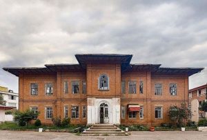 «دبیرستان فروغ» رشت در فهرست مدارس ماندگار قرار گرفت
